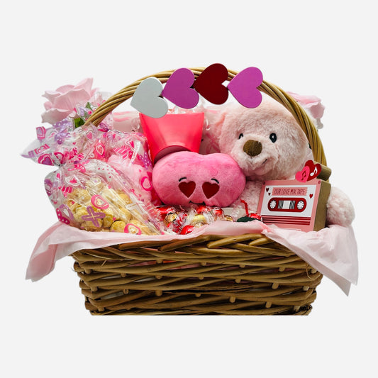 Valentine love basket-Teddy & Sweet Treats